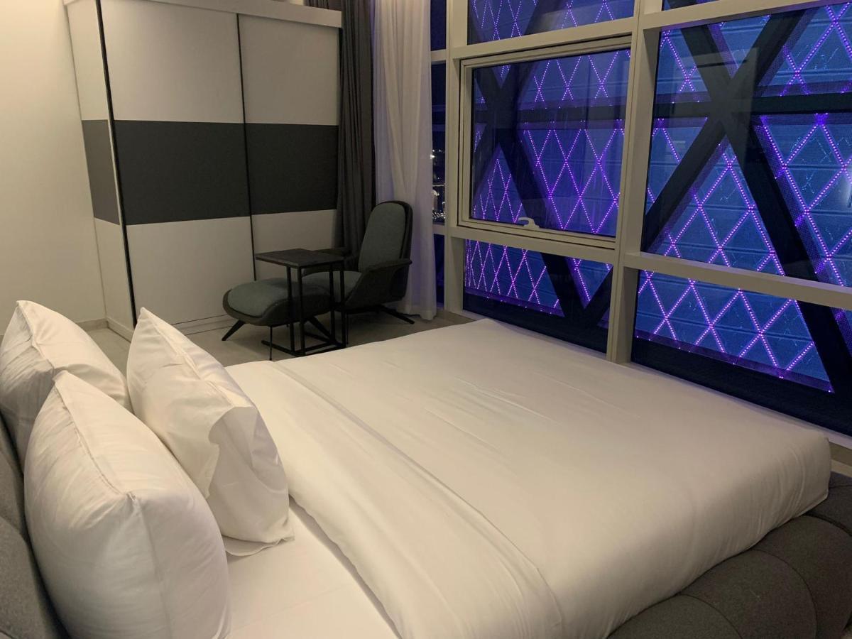Century Marina Hotel - Lusail Eksteriør bilde A bedroom at the hotel