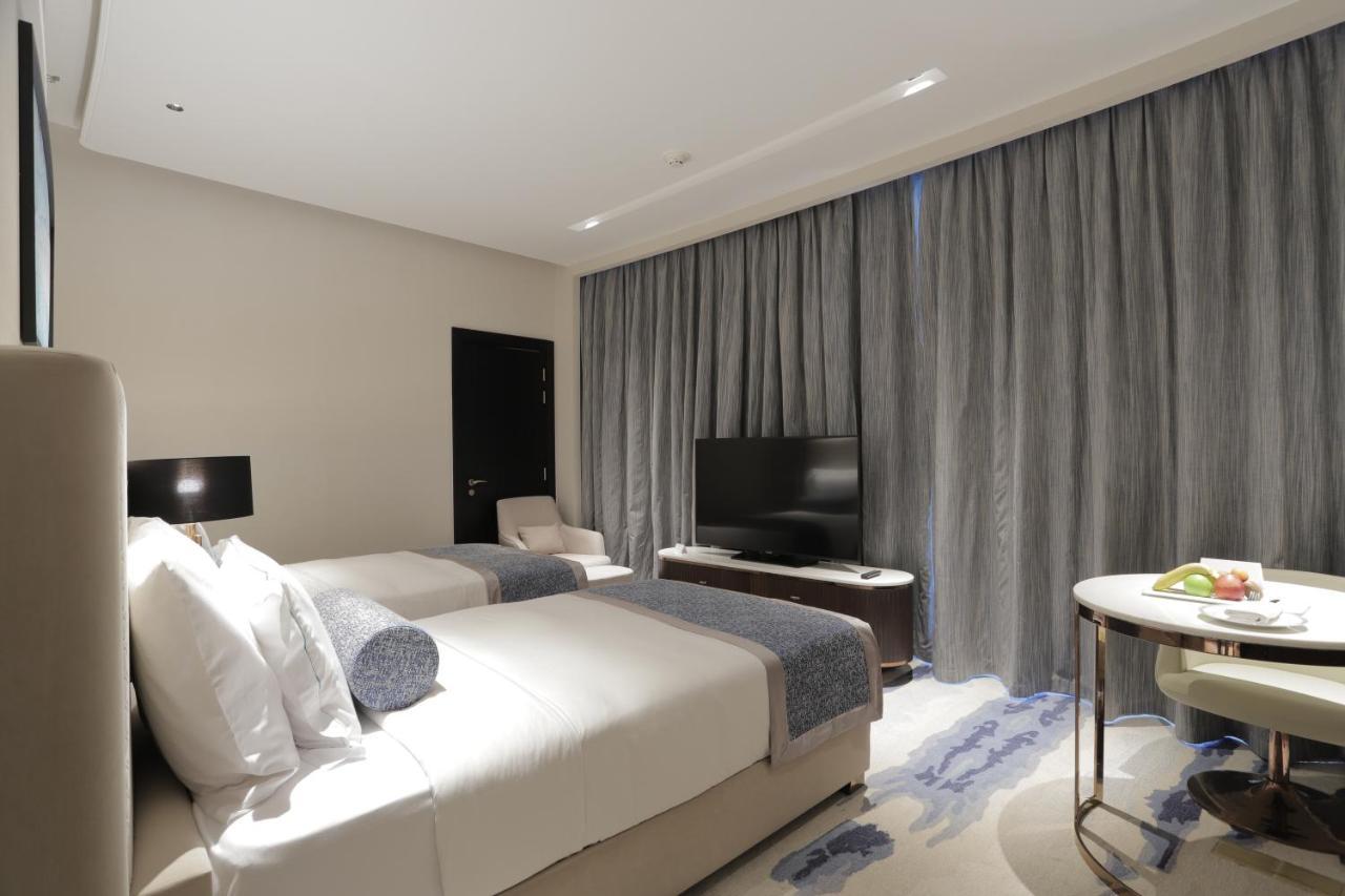 Century Marina Hotel - Lusail Eksteriør bilde Deluxe Room