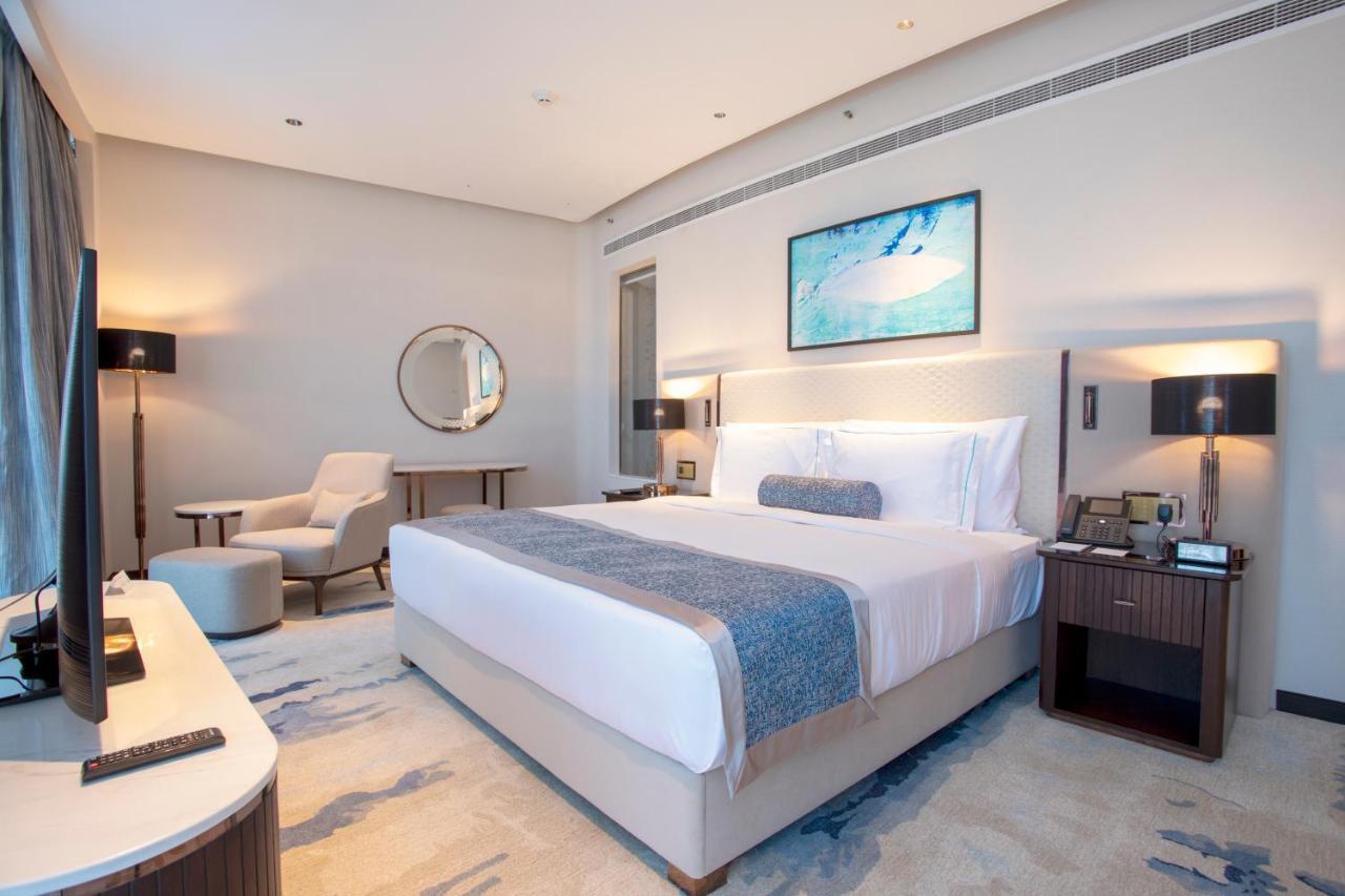 Century Marina Hotel - Lusail Eksteriør bilde Deluxe Room