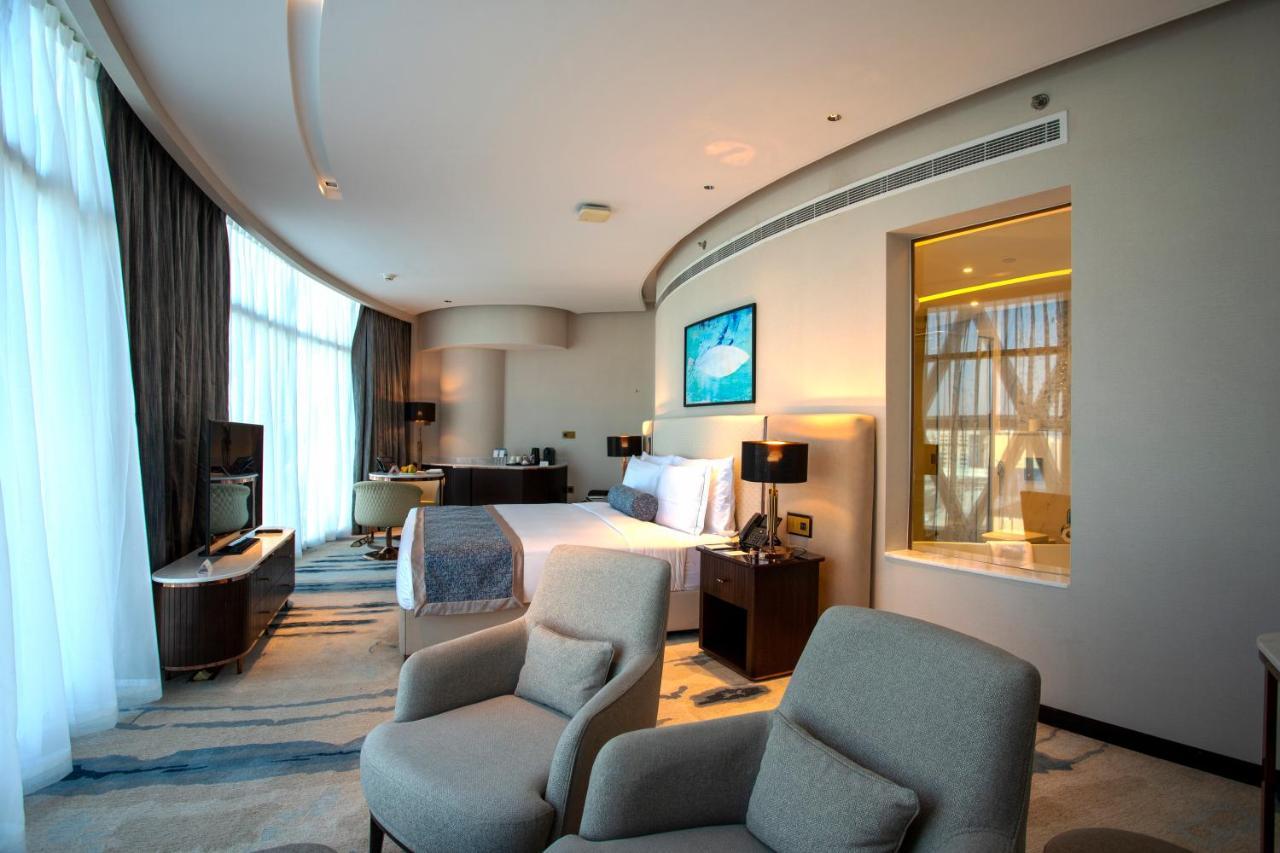 Century Marina Hotel - Lusail Eksteriør bilde A suite at the hotel