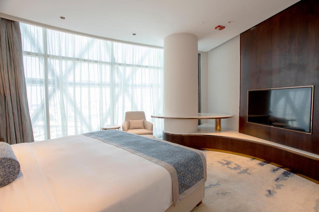 Century Marina Hotel - Lusail Eksteriør bilde A bedroom at the hotel