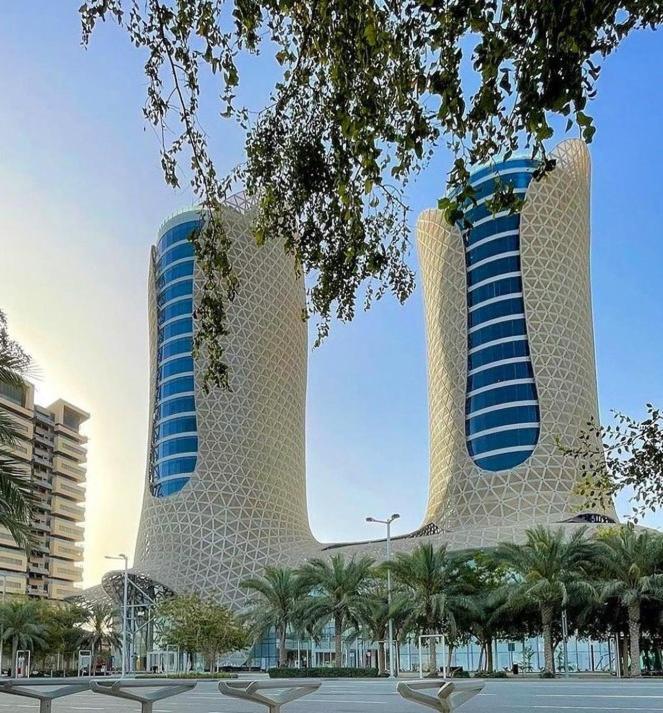 Century Marina Hotel - Lusail Eksteriør bilde Al Hamra Towers