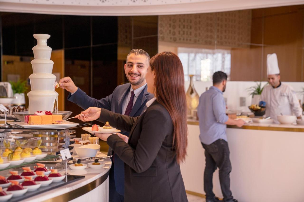 Century Marina Hotel - Lusail Eksteriør bilde Chocolate fountain